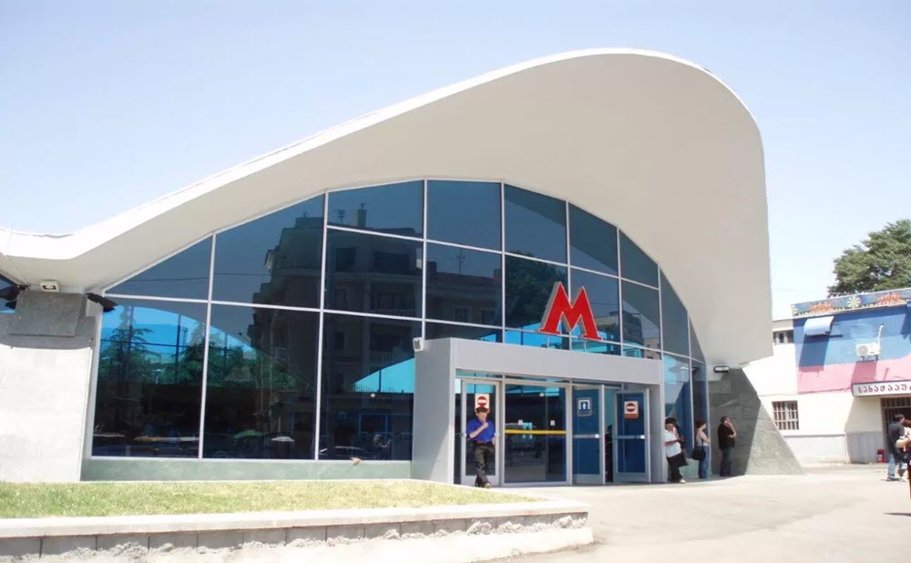 aluminum facade metro station